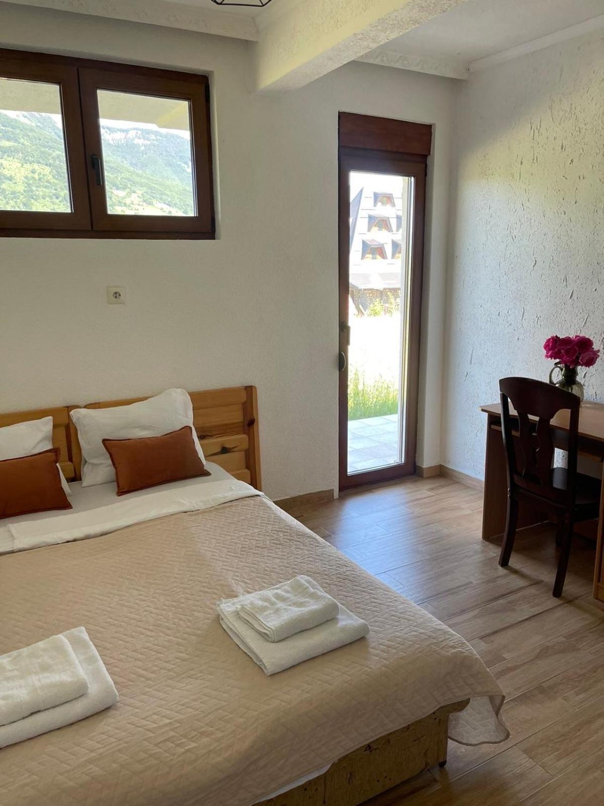 Bed and Breakfast Visitor Yard Плав Экстерьер фото