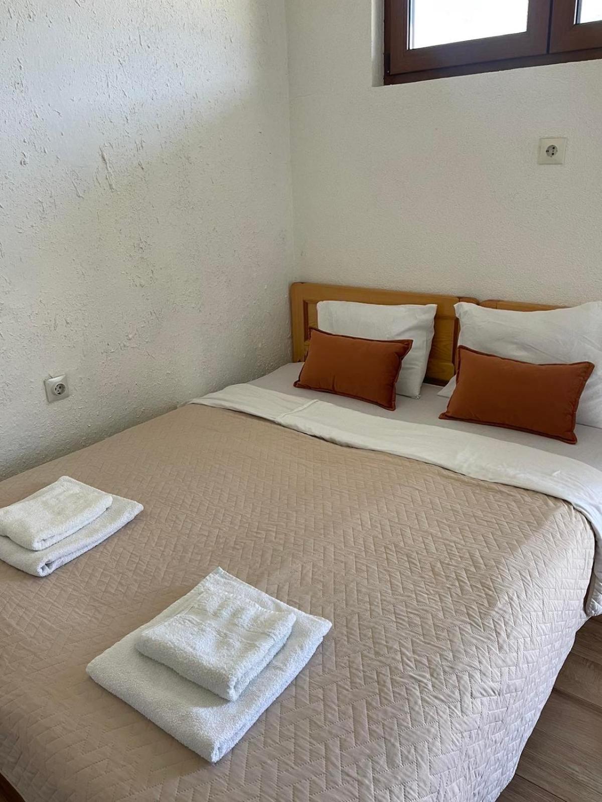 Bed and Breakfast Visitor Yard Плав Экстерьер фото