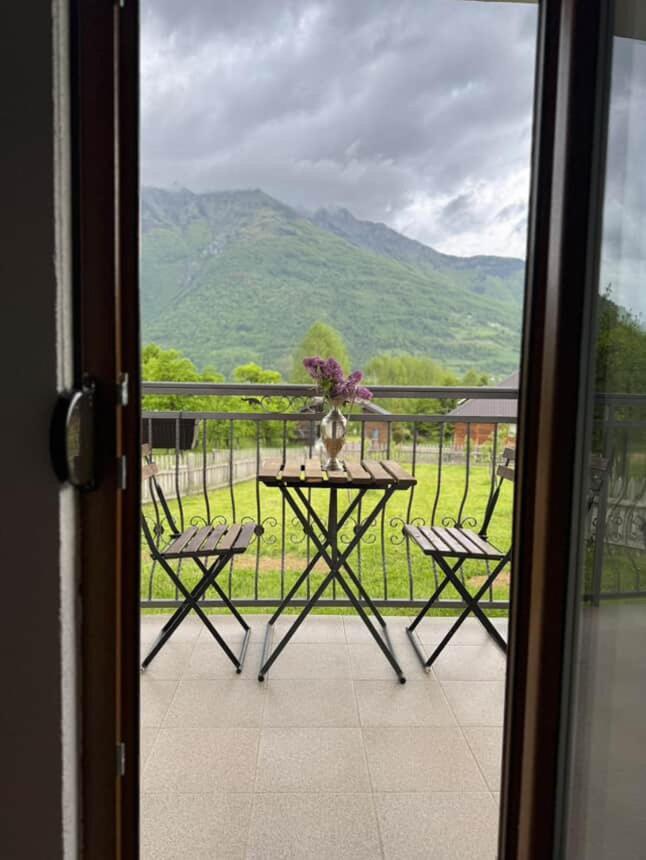 Bed and Breakfast Visitor Yard Плав Экстерьер фото