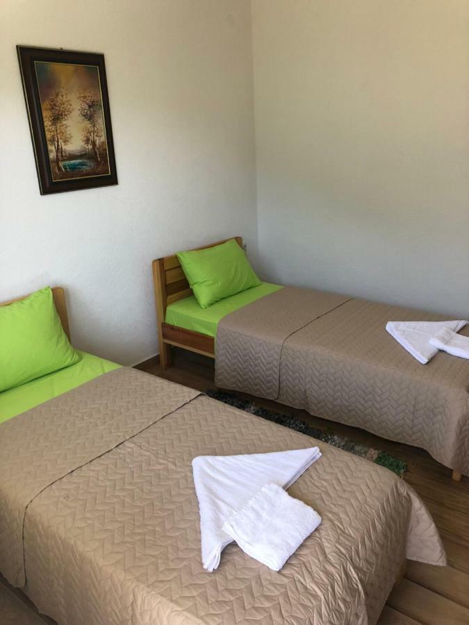 Bed and Breakfast Visitor Yard Плав Экстерьер фото