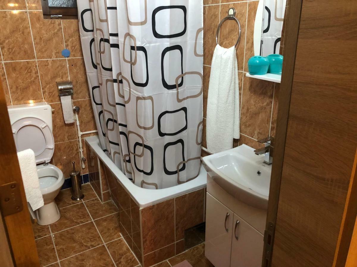 Bed and Breakfast Visitor Yard Плав Экстерьер фото